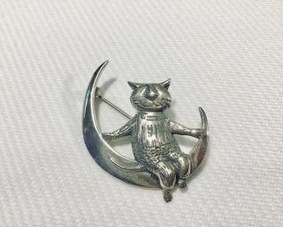 Edward Gorey 925 Sterling Silver Brooch/pin - Cat On Crescent Moon
