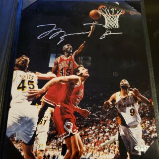 Michael Jordan Uda Authenticated Signed And Framed 8x10 Hes Back 45
