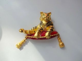 Vtg Signed Bob Mackie Large Tiger On Pillow W/tassels Red Enamel Brooch Pin Cat