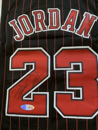 Michael Jordan Signed Autographed Chicago Bulls Jersey W/ Letter Of Authenticity