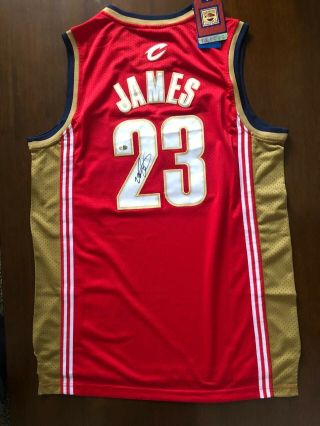 Lebron James Autographed Cleveland Cavaliers Jersey With