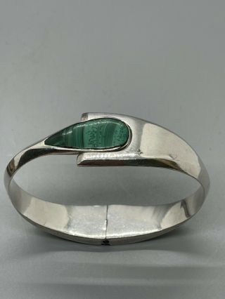Heavy 1.  3 Oz.  Vintage 925 Sterling Hinged Bracelet W Green Stone Mexico