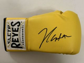 Julio Cesar Chavez Signed Yellow Cleto Boxing Glove Mexico Hall Of Fame Jsa