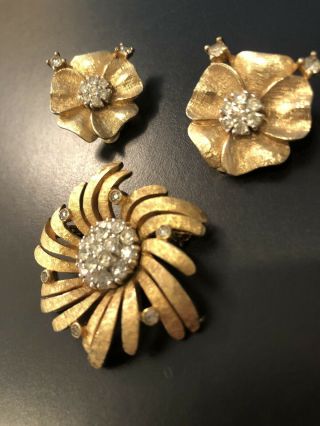 Vintage Signed Jomaz Gold Tone And Rhinestone Floral Brooch And Earrings Set