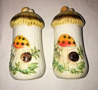 Merry Mushroom Ceramic Salt & Pepper Shakers Set Sears Robuck Vintage 1976