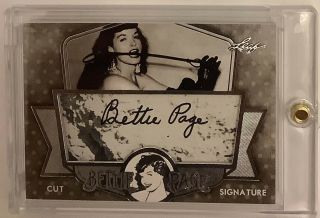 2014 Leaf Bettie Page Cut Signature Autograph Auto