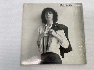 Patti Smith Horses 1st Press Horses In White Vinyl 8.  0,  Sleeve 8.  0