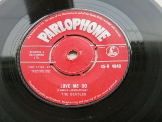 The Beatles 1962 U.  K.  45 Love Me Do Red Parlophone 45 - R 4949 1 G A 1 M