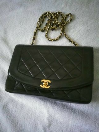Chanel Vintage Auth Diana Flap Bag Quilted Lambskin Medium With Certified Card