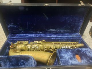 VINTAGE 1938 M Series Ladyface Conn Alto Saxophone. 2
