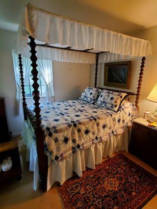 Antique Jenny Lind Canopy Bed With Trundle Bed