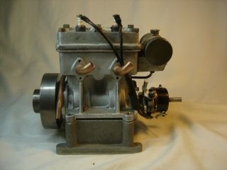 Vintage Elmer Wall 30cc 2 cylinder model Ignition Engine 6