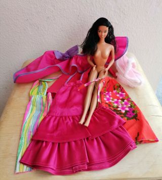 Vintage European Hawaiian Superstar Barbie Doll & Fashions Mattel 1977