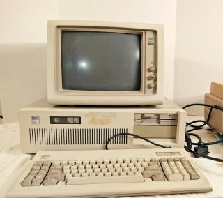 Vintage Ibm Personal Computer At (model 5170)