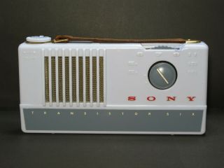 RARE 1950s Vintage Sony TR - 66 Historical Transistor Radio Loud and clear 2