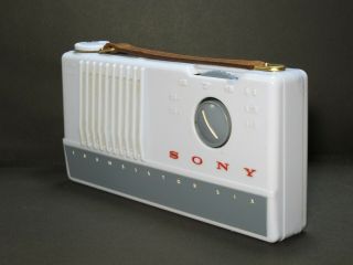 RARE 1950s Vintage Sony TR - 66 Historical Transistor Radio Loud and clear 4