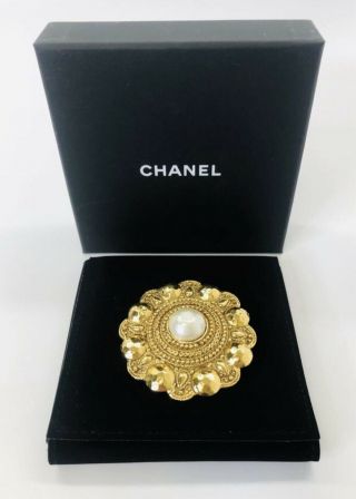 Chanel Cc Medallion Pearl Brooch Pin Corsage Gold Vintage 80’s Rare Box Dust Bag