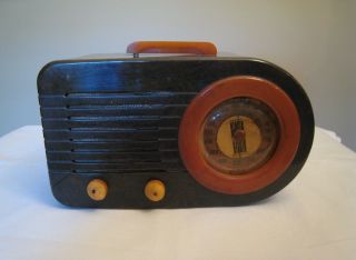 Vintage Fada Model 115 Catalin " Bullet " Radio