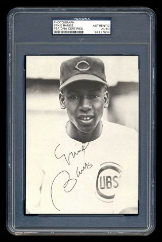 Ernie Banks Signed 5x7 Photograph Psa/dna Slabbed Autographed Chicago Cubs