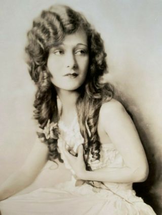 DOLORES COSTELLO / ALFRED CHENEY JOHNSTON / 1924 B ' way George White ' s Scandals 2
