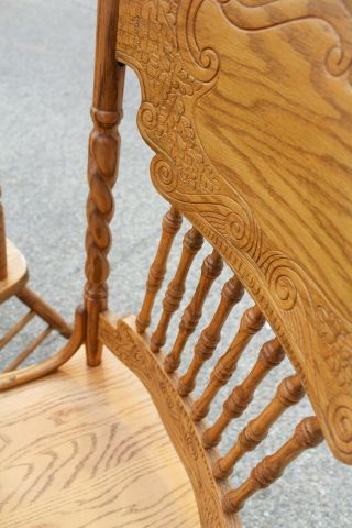 Vintage Round Oak Dining Table Set & 4 Matching Carved Spindle Back Chairs 5