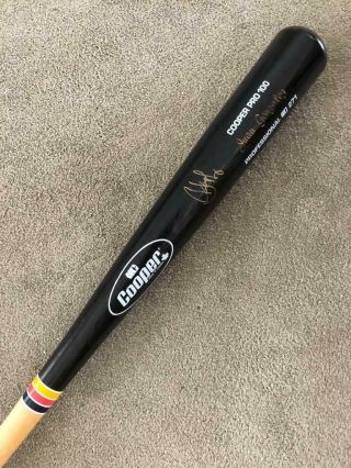 Juan Gonzalez Signed Full Size Cooper Pro 100 Bat (his Own Bat)