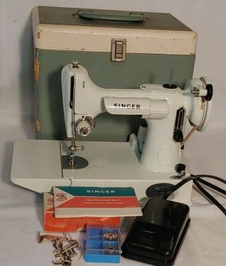Vintage Singer White Featherweight Model 221k Portable Sewing Machine
