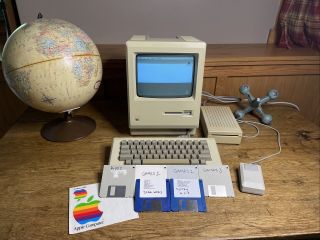 Vintage Apple Macintosh 512k | Keyboard | Mouse | External Drive | |