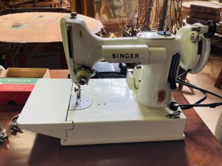 Vintage Singer White Featherweight Model 221k Portable Sewing Machine