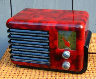 Vintage Deco Midget Meck Bakelite Tube Radio With Swirled Colors