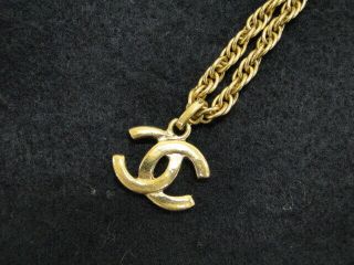 Chanel Vintage Chain Necklace Pendant Cc Logo Gold Tone France 39180068600 K