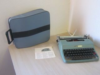 Vintage Olivetti Lettera 32 Script Font Typewriter With Case