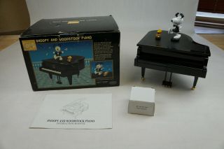 Animated Musical Snoopy & Woodstock Grand Piano Peanuts Gang