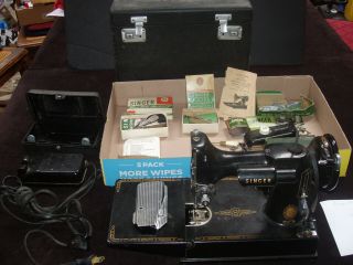 Vintage Singer Featherweight 221 Sewing Machine Am178448 With Many Accessories