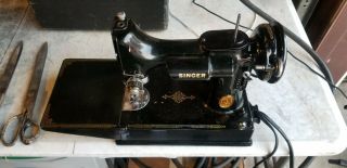Vintage Singer Sewing Machine Featherweight Model 221 3 - 110 W/ Pedal And Case