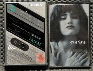 Sony Wm - F100ii Vintage Walkman Cassette/radio Bundle Batteries