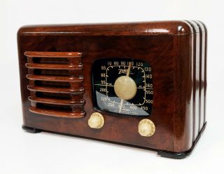 Old Antique Wood Zenith Vintage Tube Radio - Restored Black Dial Deco Table Top