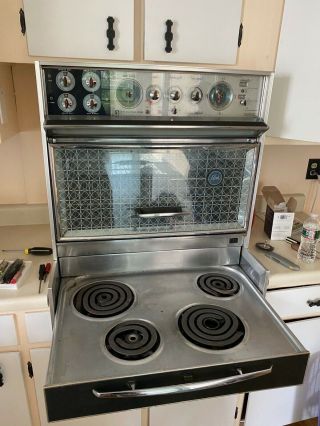 Vintage 1960 Frigidaire Flair Electric Range Oven Stove In
