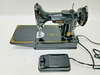 Vintage Singer 221 Featherweight Sewing Machine 1951