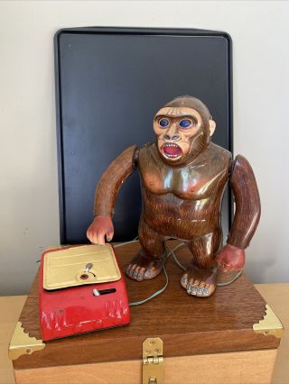 Vintage Old Trade Mark Modern Toys Tin Roaring King Kong Gorilla Japan 8” Toy