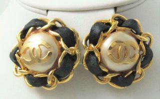 Vintage Chanel Cc Logo Round Black Leather & Gold Chain Earrings Made In France