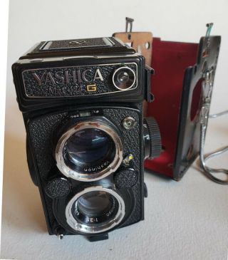 Vintage Yashica Mat - 124g Medium Format Tlr Film Camera W/ Lens Hood & Straps