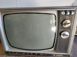 Vintage Zenith Color Tube (?) Television 18.  5 " (viewable) - Unknown Model Rare