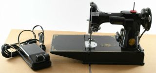 Vintage Singer Featherweight Sewing Machine Cat 3 - 120 W/ Foot Pedal Read Descrip