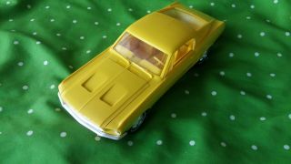 Amt 1/25 Scale 1967 Ford Mustang Promo Yellow