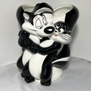 Vintage Pepe Le Pew & Penelope Vase Ceramic Art Pottery Warner Bros.  Skunks