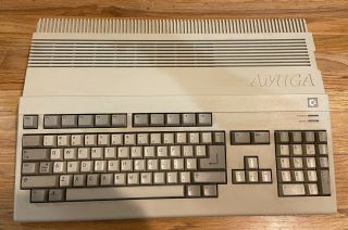 Vintage Commodore Amiga 500 Computer Keyboard Model A500 2