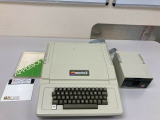 Vintage 64k Apple Ii Plus Computer A2s1048 W/ Apple Disk Drive,  Memory Card
