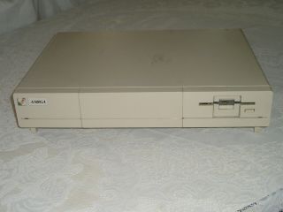 Vintage Commodore Amiga 1000 Computer Or Parts