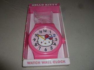 Hello Kitty Wall Clock Sanrio Bedroom Plastic 2011 Pink Kids Girl Nib